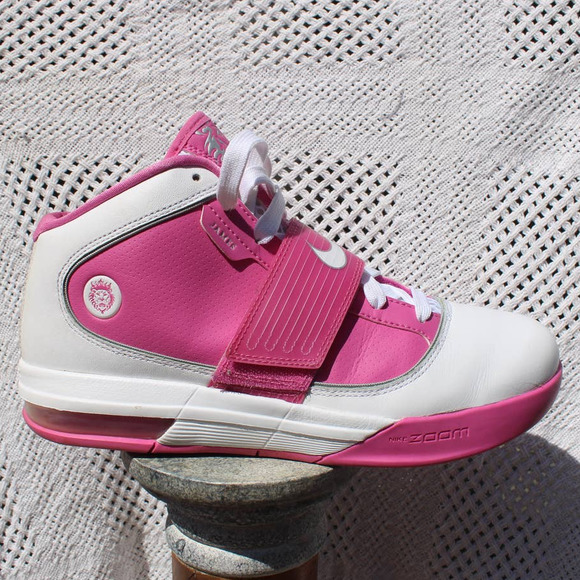RARE 2010 Nike Zoom Lebron 4 Soldier Think Pink Women's Size 10 8.5M - Picture 2 of 10